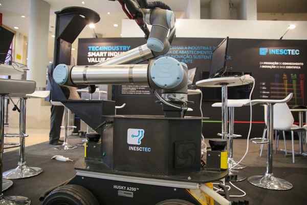 Robô para as indústrias automóvel e aeroespacial vai ser testado no Porto